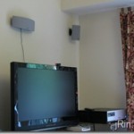 How to hide wall mounted speaker wires in your apartment for under $3 How to hide wall mounted speaker wires in your apartment for under $3